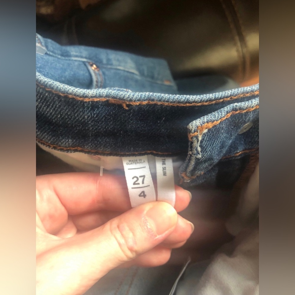 NWOT Ann Taylor LOFT High Rise Pintucked Blue Medium Wash Jeans Size 4 or 27 - Picture 8 of 9